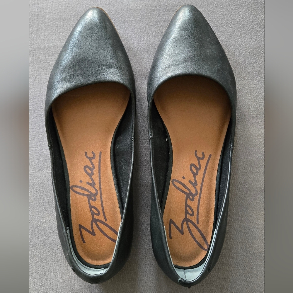 Black Flats, Size 7, Brand: Zodiac